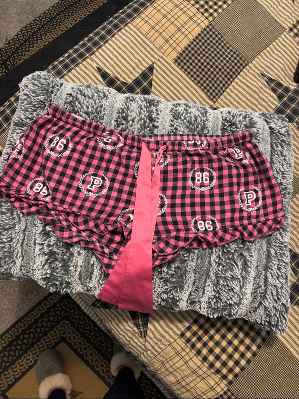 PINK Victoria's Secret Pink and Black Gingham Lounge Shorts rare hard to find 💗💗